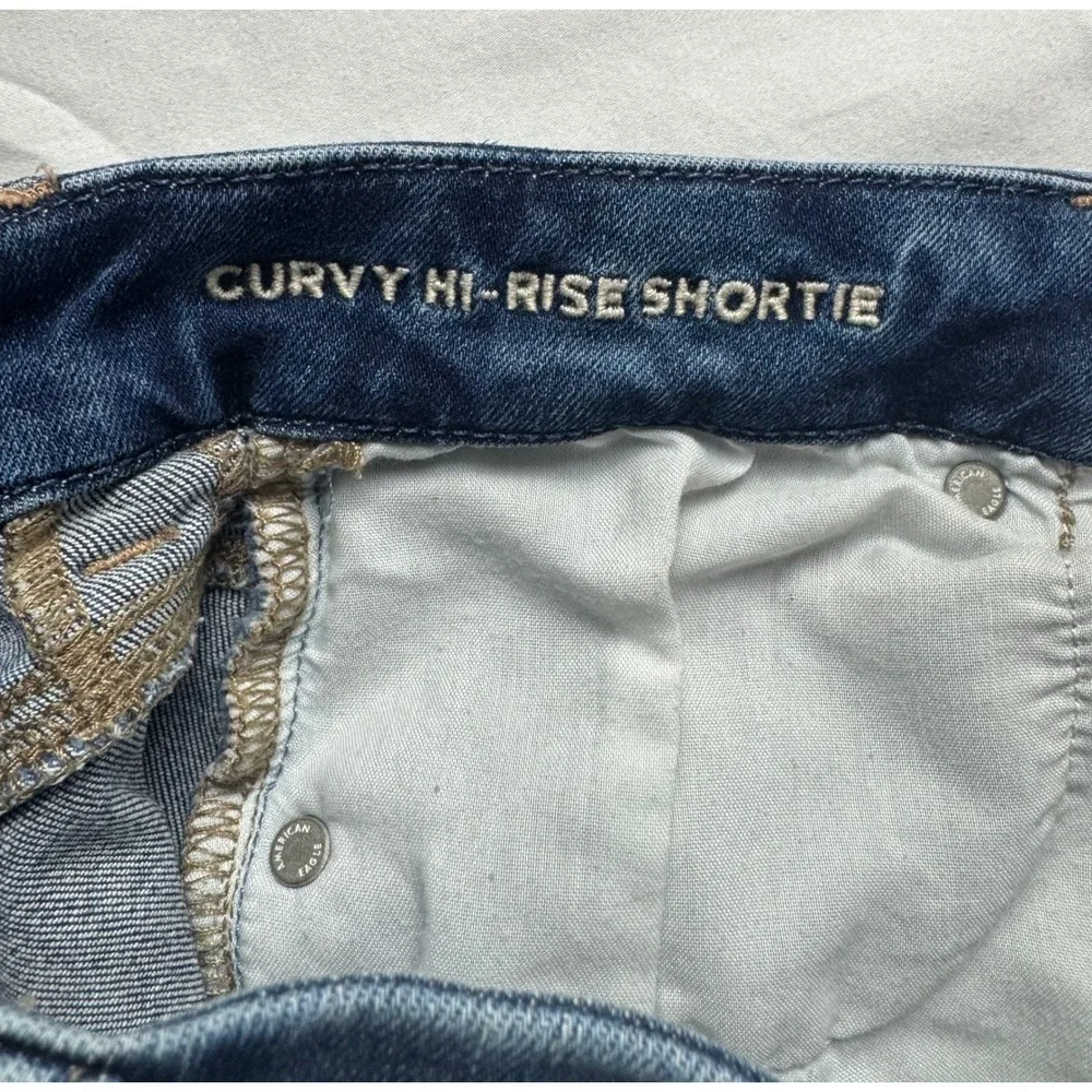 American Eagle Curvy Hi-Rise Shortie Distressed Denim‎ Shorts Blue Womens Size 4